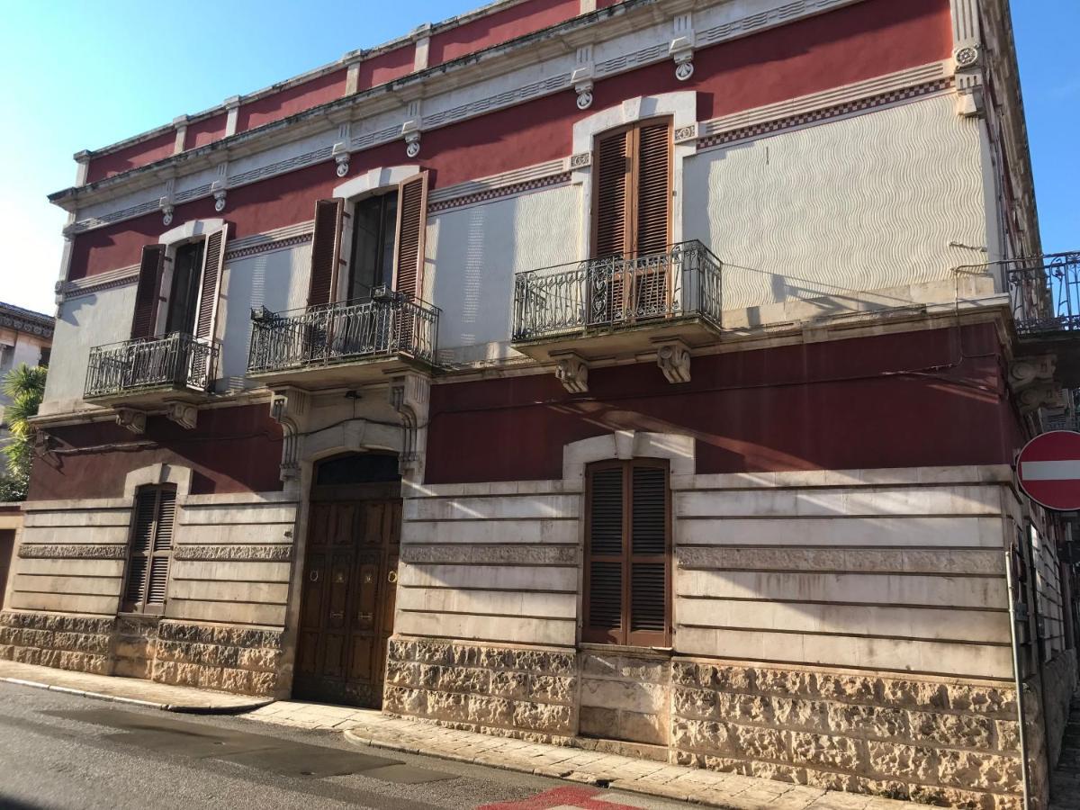 Palazzo De Bellis Vitti Nella Citta Delle Grotte Bed & Breakfast Castellana Grotte Exterior photo